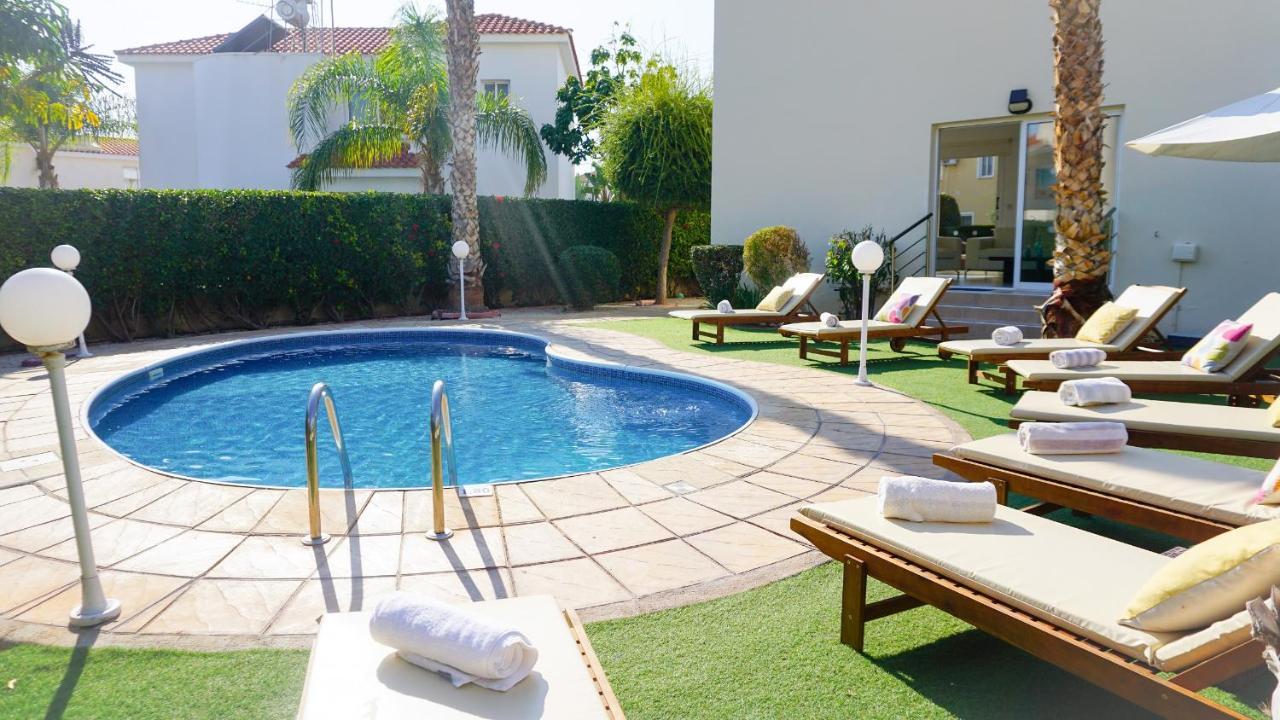 קורל ביי Villa Oasis By Ezoria Villas מראה חיצוני תמונה